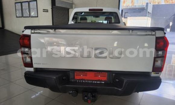 Buy Used Isuzu KB White Car in Mafeteng in Mafeteng Buy Used Isuzu KB White Car in Mafeteng in Mafeteng