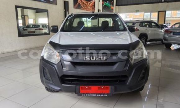 Buy Used Isuzu KB White Car in Mafeteng in Mafeteng Buy Used Isuzu KB White Car in Mafeteng in Mafeteng