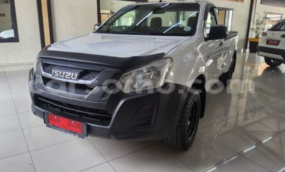 Buy Used Isuzu KB White Car in Mafeteng in Mafeteng Buy Used Isuzu KB White Car in Mafeteng in Mafeteng