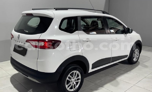 Buy Used Renault Caravelle White Car in Mohale's Hoek in Mohale's Hoek Buy Used Renault Caravelle White Car in Mohale's Hoek in Mohale's Hoek