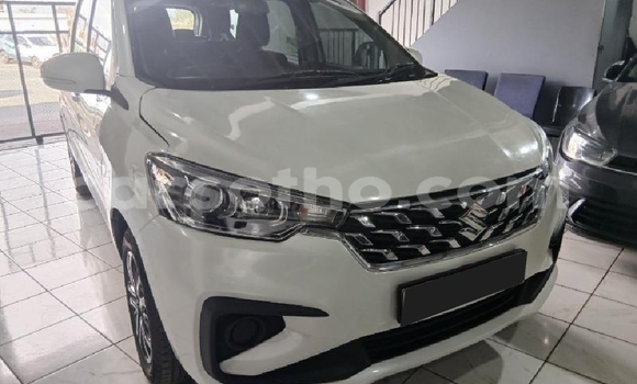 Buy Used Suzuki Ertiga White Car in Qacha's Nek in Quthing