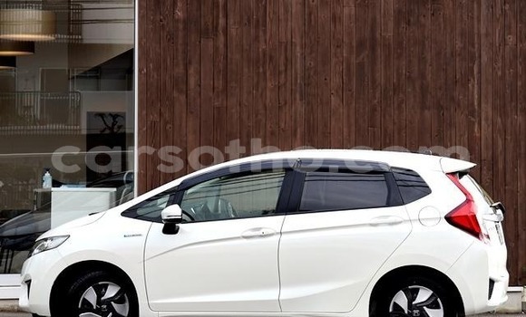 Buy Used Honda FIT White Car in Maseru in Maseru Buy Used Honda FIT White Car in Maseru in Maseru