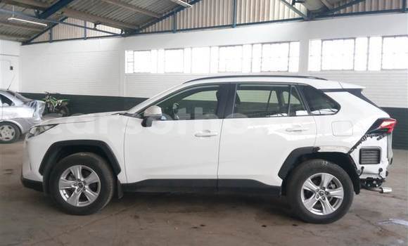 Acheter Occasion Voiture Toyota RAV4 Blanc à Maseru, Maseru Acheter Occasion Voiture Toyota RAV4 Blanc à Maseru, Maseru