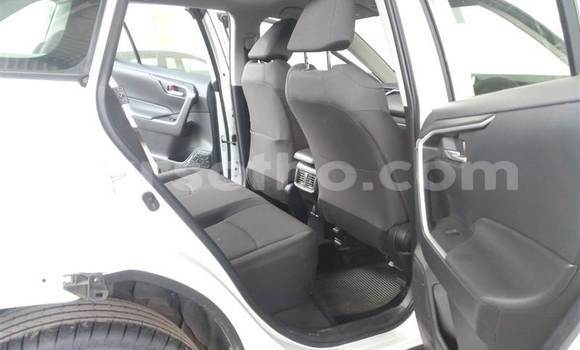 Acheter Occasion Voiture Toyota RAV4 Blanc à Maseru, Maseru Acheter Occasion Voiture Toyota RAV4 Blanc à Maseru, Maseru