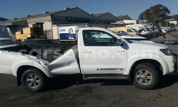 Buy Used Toyota Hilux White Car in Maseru in Maseru