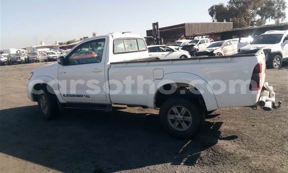 Buy Used Toyota Hilux White Car in Maseru in Maseru Buy Used Toyota Hilux White Car in Maseru in Maseru