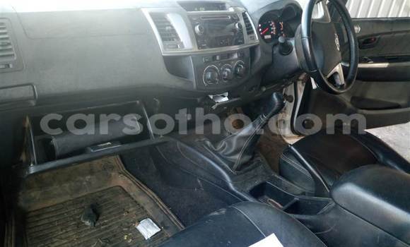 Buy Used Toyota Hilux White Car in Maseru in Maseru Buy Used Toyota Hilux White Car in Maseru in Maseru