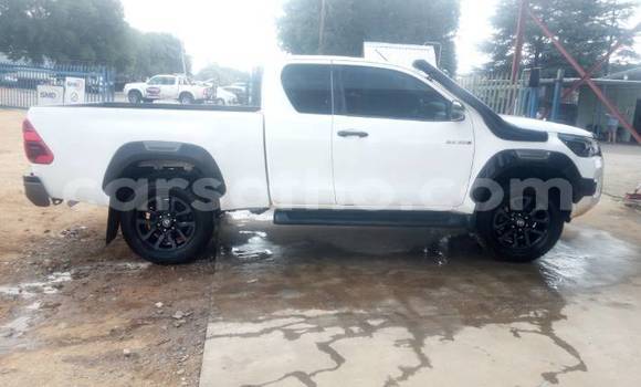 Acheter Occasion Voiture Toyota Hilux Blanc à Maseru, Maseru Acheter Occasion Voiture Toyota Hilux Blanc à Maseru, Maseru