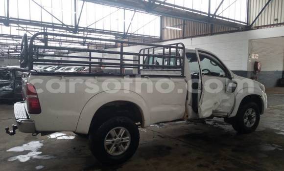 Buy Used Toyota Hilux White Car in Maseru in Maseru