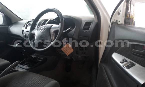 Acheter Occasion Voiture Toyota Hilux Blanc à Maseru, Maseru Acheter Occasion Voiture Toyota Hilux Blanc à Maseru, Maseru