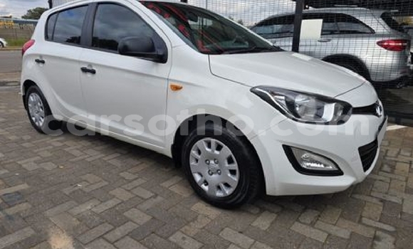 Buy Used Hyundai i20 White Car in Teyateyaneng in Berea