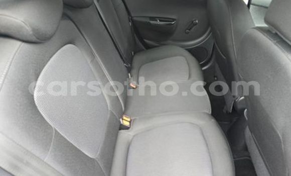 Buy Used Hyundai i20 White Car in Teyateyaneng in Berea Buy Used Hyundai i20 White Car in Teyateyaneng in Berea