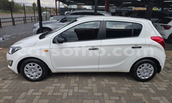 Buy Used Hyundai i20 White Car in Teyateyaneng in Berea Buy Used Hyundai i20 White Car in Teyateyaneng in Berea