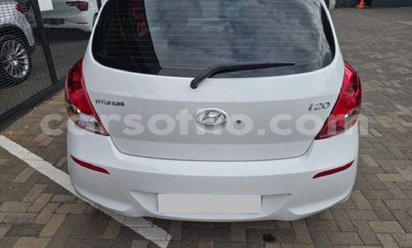 Buy Used Hyundai i20 White Car in Teyateyaneng in Berea Buy Used Hyundai i20 White Car in Teyateyaneng in Berea