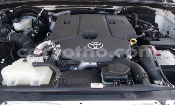 Sayi Na hannu Toyota Fortuner White Mota in Maseru a Maseru Sayi Na hannu Toyota Fortuner White Mota in Maseru a Maseru