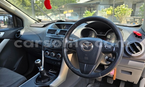 Sayi Na hannu Mazda BT-50 White Mota in Mafeteng a Mafeteng Sayi Na hannu Mazda BT-50 White Mota in Mafeteng a Mafeteng