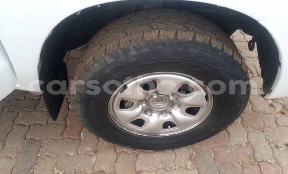 Sayi Na hannu Toyota Hilux White Mota in Mafeteng a Mafeteng Sayi Na hannu Toyota Hilux White Mota in Mafeteng a Mafeteng