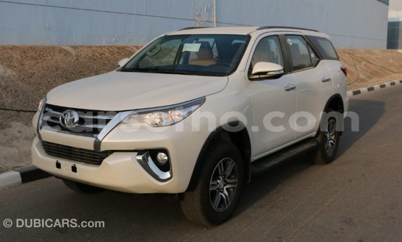 Sayi Imported Toyota Fortuner Black Mota in Import - Dubai a Maseru Sayi Imported Toyota Fortuner Black Mota in Import - Dubai a Maseru
