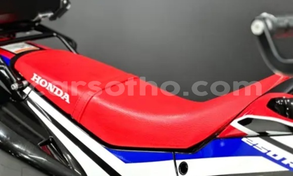 Buy Used Honda CR250R Red Bike in Maputsoa in Leribe Buy Used Honda CR250R Red Bike in Maputsoa in Leribe