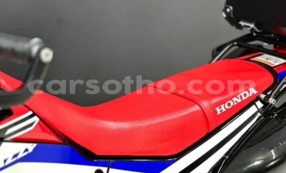 Buy Used Honda CR250R Red Bike in Maputsoa in Leribe Buy Used Honda CR250R Red Bike in Maputsoa in Leribe