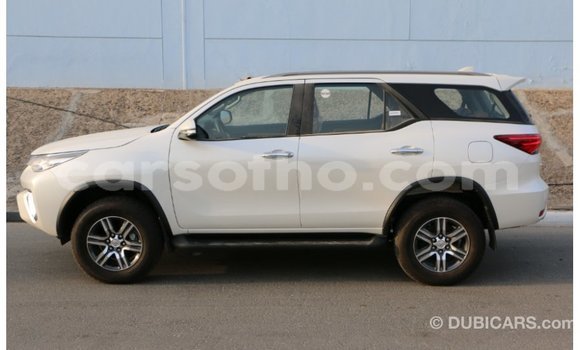 Sayi Imported Toyota Fortuner Black Mota in Import - Dubai a Maseru Sayi Imported Toyota Fortuner Black Mota in Import - Dubai a Maseru