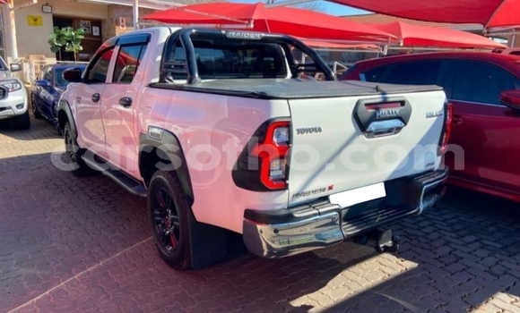 Buy Used Toyota Hilux White Car in Maputsoe in Leribe Buy Used Toyota Hilux White Car in Maputsoe in Leribe