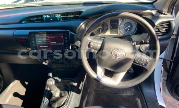 Buy Used Toyota Hilux White Car in Maputsoe in Leribe Buy Used Toyota Hilux White Car in Maputsoe in Leribe