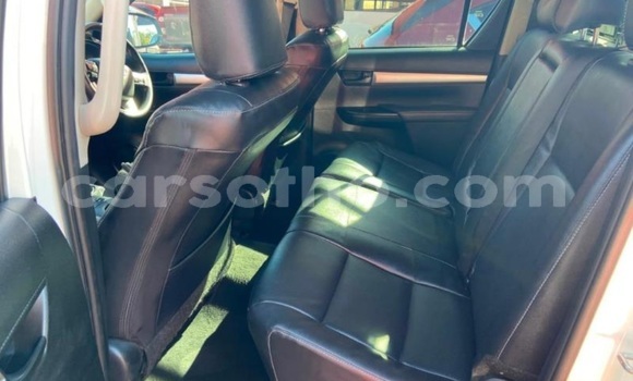 Buy Used Toyota Hilux White Car in Maputsoe in Leribe Buy Used Toyota Hilux White Car in Maputsoe in Leribe