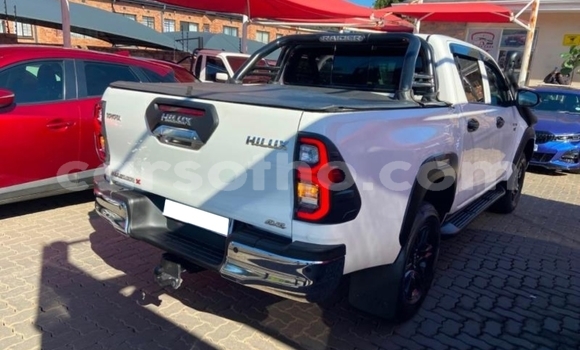 Buy Used Toyota Hilux White Car in Maputsoe in Leribe Buy Used Toyota Hilux White Car in Maputsoe in Leribe