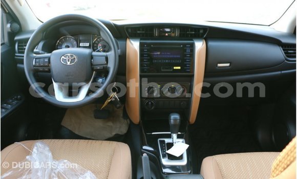 Sayi Imported Toyota Fortuner Black Mota in Import - Dubai a Maseru Sayi Imported Toyota Fortuner Black Mota in Import - Dubai a Maseru