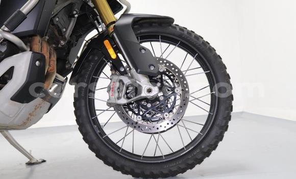 Buy Used Triumph Tiger White Bike in Quthing in Butha-Buthe Buy Used Triumph Tiger White Bike in Quthing in Butha-Buthe