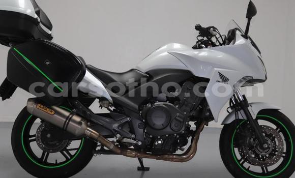 Buy Used Honda CBF White Bike in Qacha's Nek in Quthing Buy Used Honda CBF White Bike in Qacha's Nek in Quthing