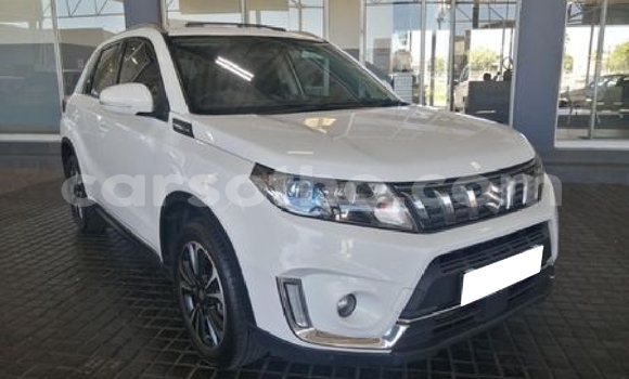 Sayi Na hannu Suzuki Vitara White Mota in Thaba–Tseka a Mafeteng