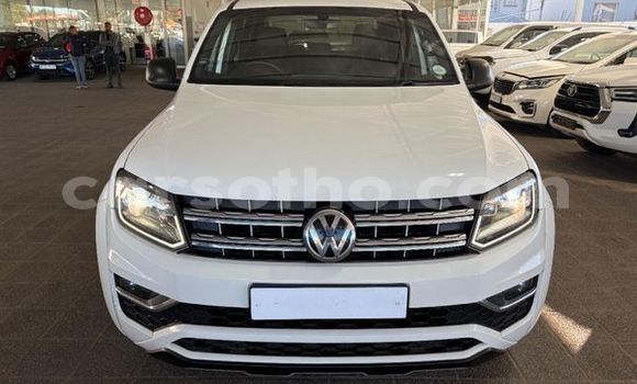 Buy Used Volkswagen Amarok White Car in Maseru in Maseru