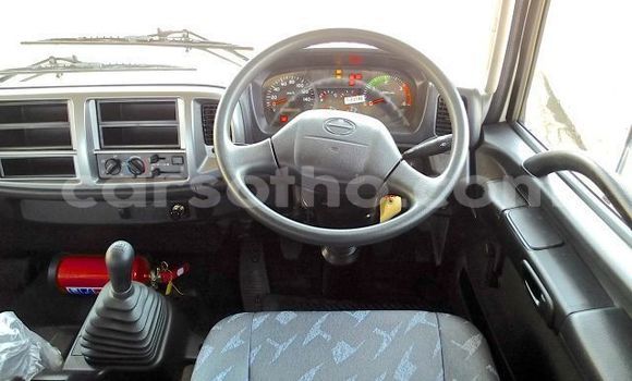 Acheter Occasion Utilitaire Hino 300 Series Blanc à Maseru, Maseru Acheter Occasion Utilitaire Hino 300 Series Blanc à Maseru, Maseru