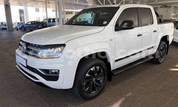 Buy Used Volkswagen Amarok White Car in Maseru in Maseru Buy Used Volkswagen Amarok White Car in Maseru in Maseru