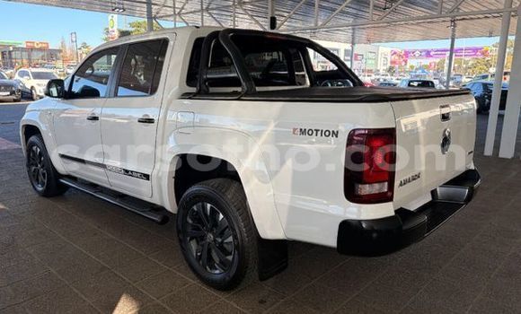 Buy Used Volkswagen Amarok White Car in Maseru in Maseru Buy Used Volkswagen Amarok White Car in Maseru in Maseru