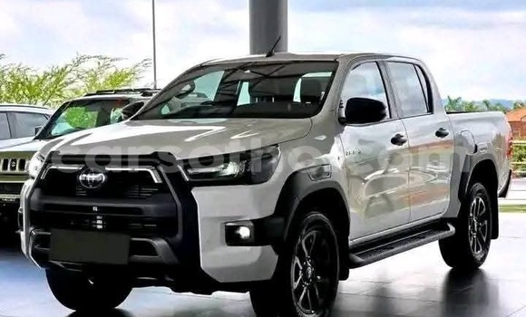 Buy Used Toyota Hilux White Car in Maseru in Maseru Buy Used Toyota Hilux White Car in Maseru in Maseru