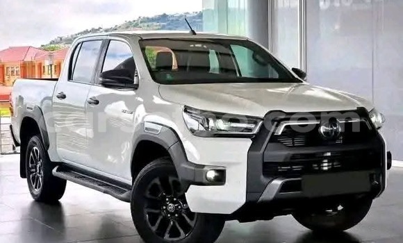 Buy Used Toyota Hilux White Car in Maseru in Maseru Buy Used Toyota Hilux White Car in Maseru in Maseru