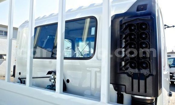 Acheter Occasion Utilitaire Hino 300 Series Blanc à Maseru, Maseru Acheter Occasion Utilitaire Hino 300 Series Blanc à Maseru, Maseru