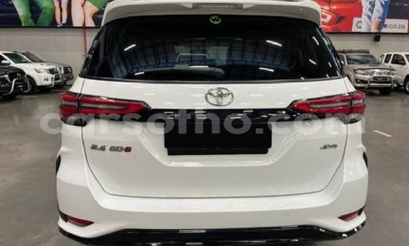 Buy Used Toyota Hilux White Car in Teyateyaneng in Berea Buy Used Toyota Hilux White Car in Teyateyaneng in Berea