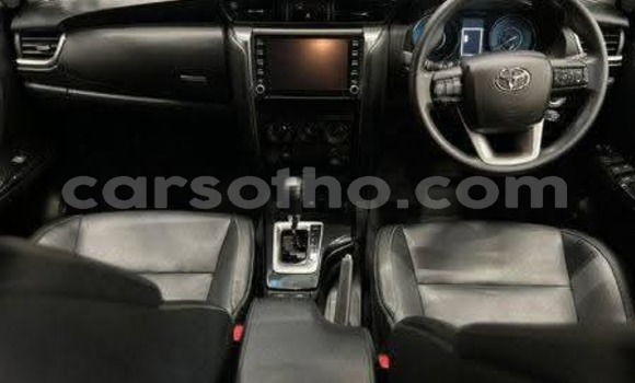 Buy Used Toyota Hilux White Car in Teyateyaneng in Berea Buy Used Toyota Hilux White Car in Teyateyaneng in Berea