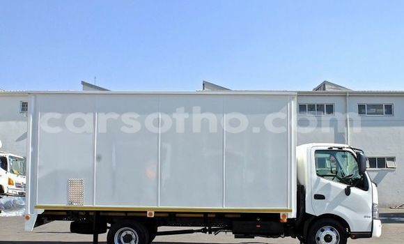 Acheter Occasion Utilitaire Hino 300 Series Blanc à Maseru, Maseru Acheter Occasion Utilitaire Hino 300 Series Blanc à Maseru, Maseru