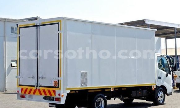 Acheter Occasion Utilitaire Hino 300 Series Blanc à Maseru, Maseru Acheter Occasion Utilitaire Hino 300 Series Blanc à Maseru, Maseru