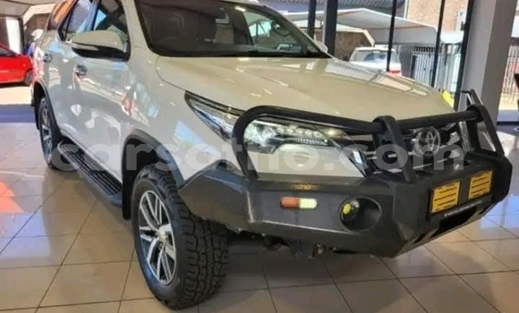 Acheter Occasion Voiture Toyota Fortuner Blanc à Maseru, Maseru Acheter Occasion Voiture Toyota Fortuner Blanc à Maseru, Maseru