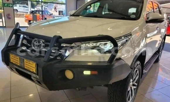 اشتري مستعمل Toyota Fortuner White سيارة في Maseru في Maseru اشتري مستعمل Toyota Fortuner White سيارة في Maseru في Maseru