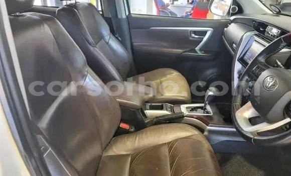 اشتري مستعمل Toyota Fortuner White سيارة في Maseru في Maseru اشتري مستعمل Toyota Fortuner White سيارة في Maseru في Maseru