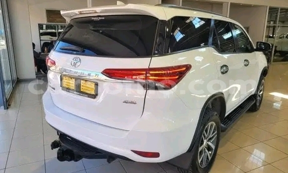 اشتري مستعمل Toyota Fortuner White سيارة في Maseru في Maseru اشتري مستعمل Toyota Fortuner White سيارة في Maseru في Maseru