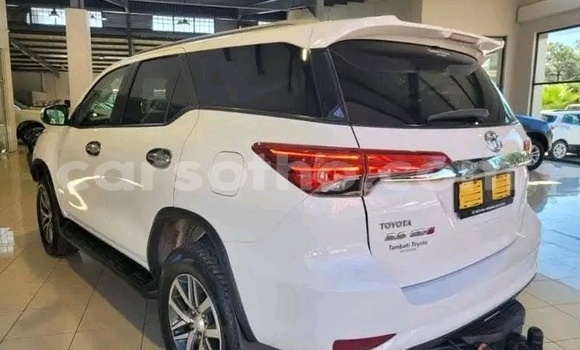 اشتري مستعمل Toyota Fortuner White سيارة في Maseru في Maseru اشتري مستعمل Toyota Fortuner White سيارة في Maseru في Maseru