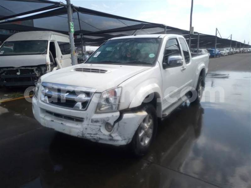 Big with watermark isuzu kb mohale s hoek mohale s hoek 31959